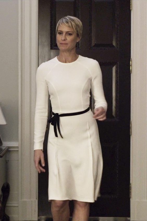 (fot. Netflix) Robin Wright jako Claire Underwood w "House of Cards". Jedna z moich ulubionych stylizacji, dziewczęca sukienka Roland Mouret.